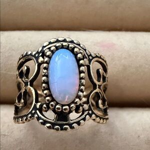 Sarah Coventry Filigree Women's Ring - White Opalescent